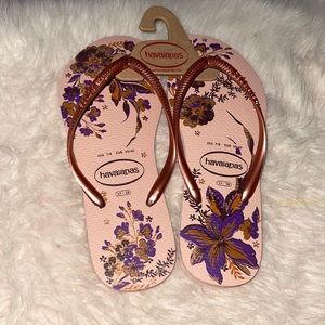Havaianas, size 7/8, pink with flowers.